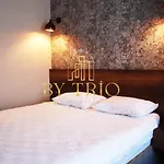 酒店 By Trio